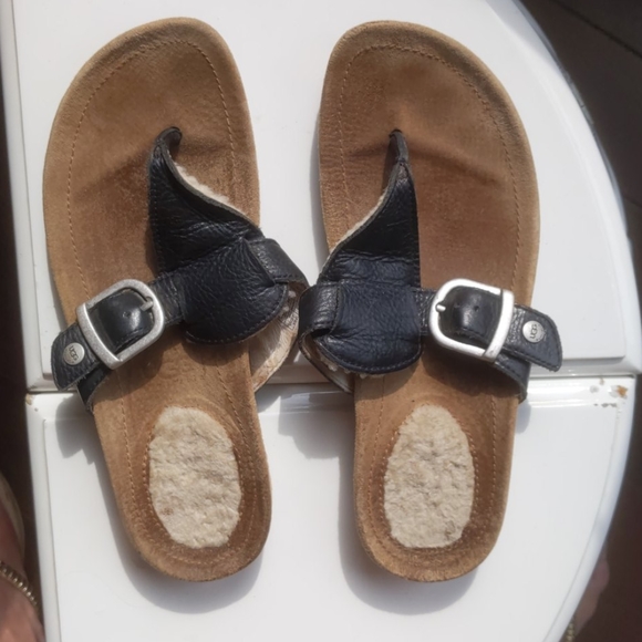 UGG | Shoes | Ugg Gypsy 686 Black 